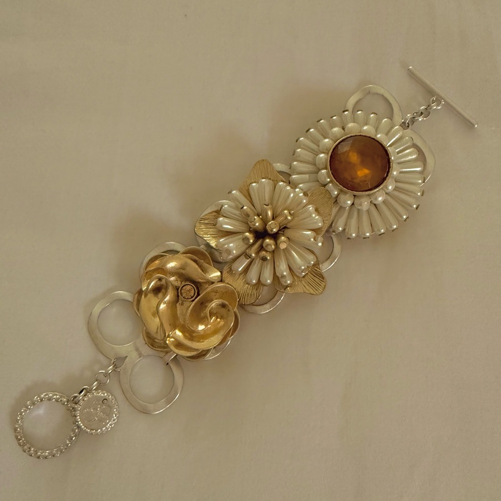 Elegant Gold and Silver Floral Bracelet